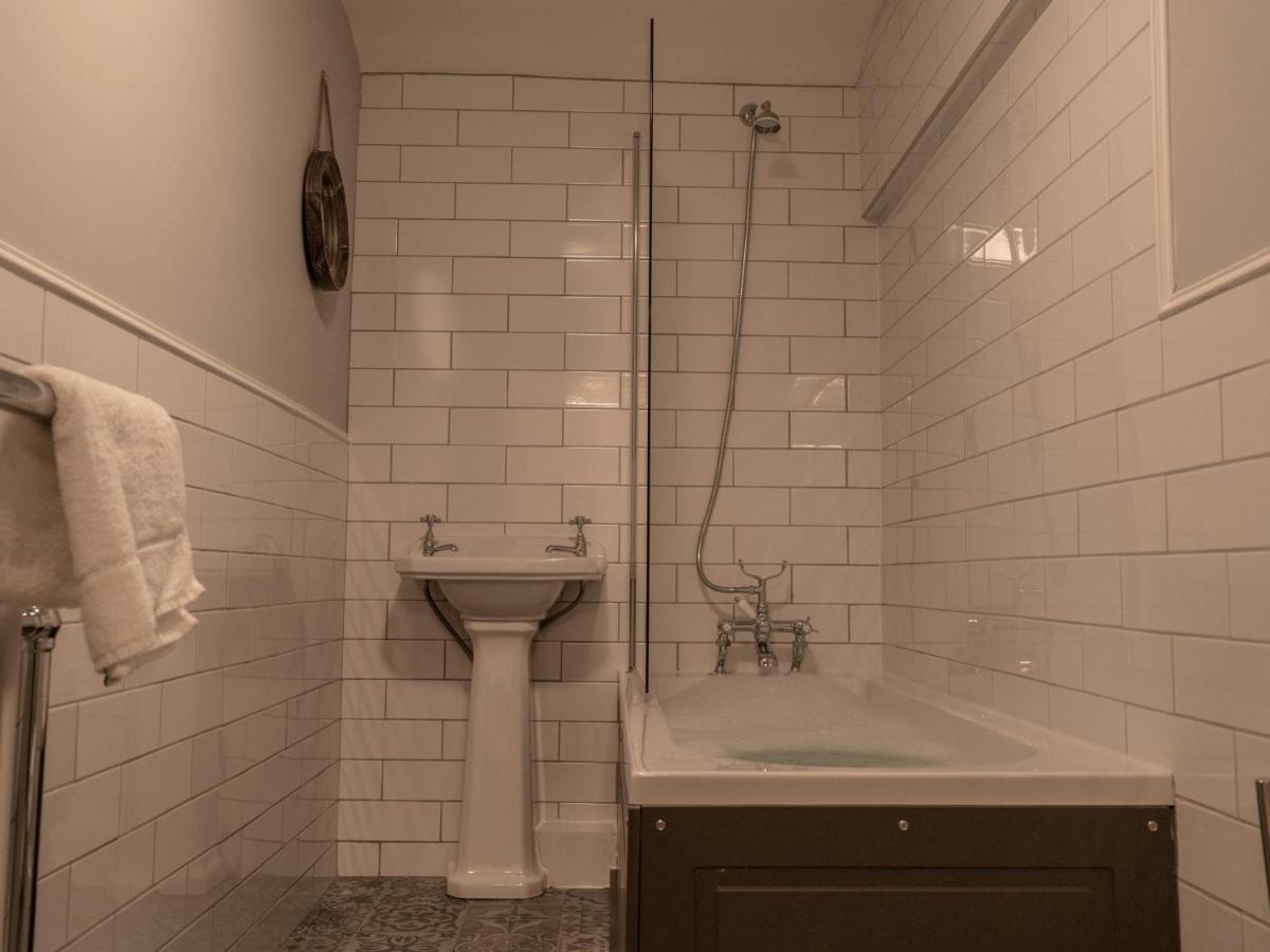 The Milestone Hotel Сауърби Бридж Екстериор снимка